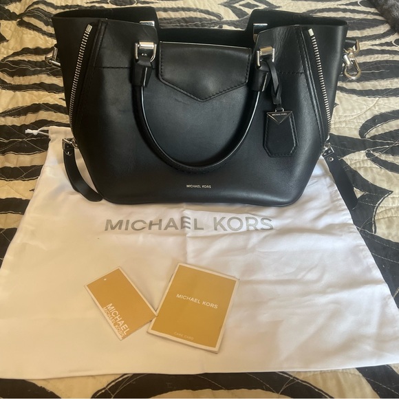 NWT MICHAEL KORS Blakely Black Leather Tote Bag w/ Dust Bag - Picture 2 of 12